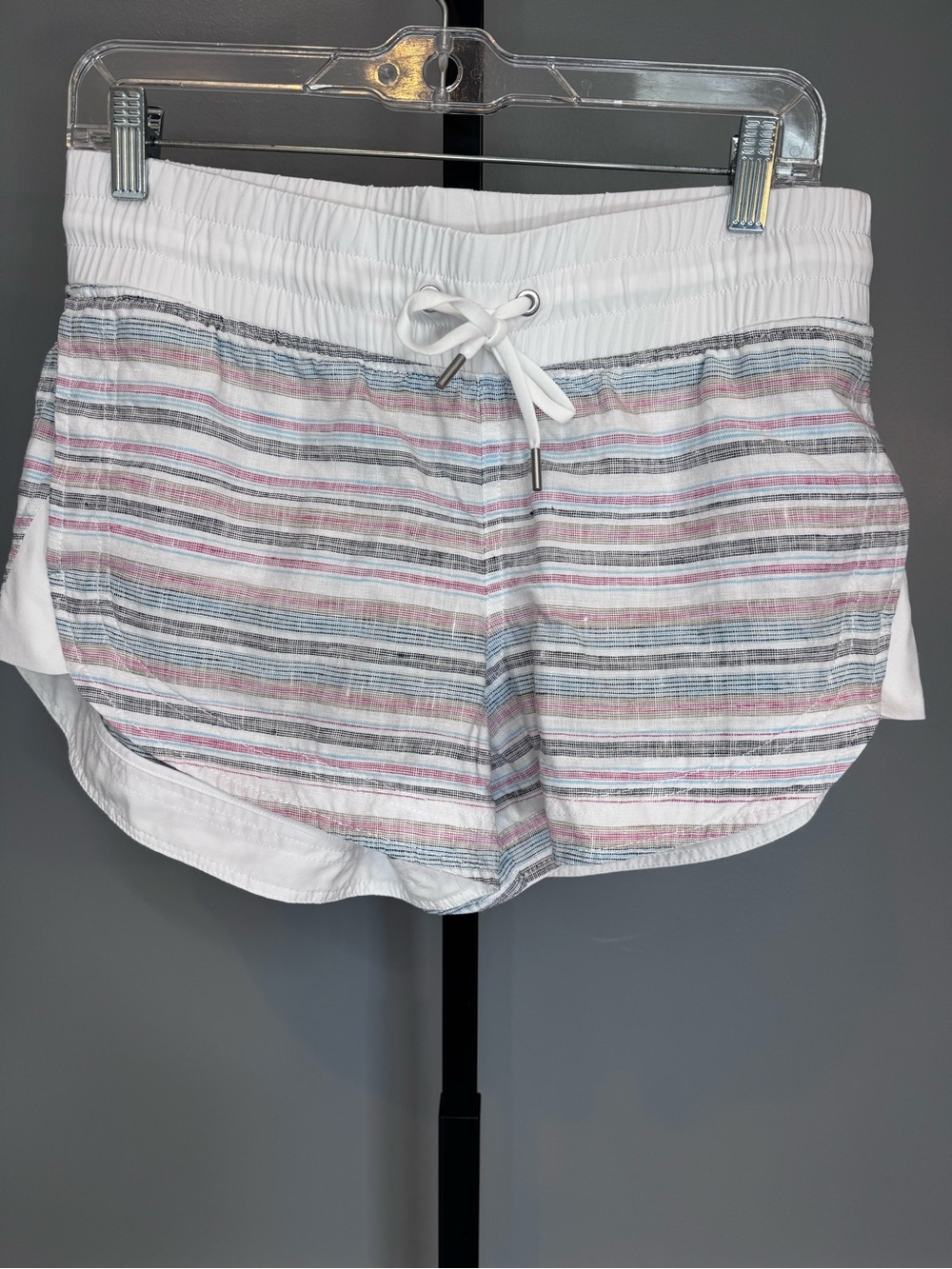 Athleta 100% Linen Striped Boardwalk Shorts White Multicolor Size 8 - Picture 1 of 8